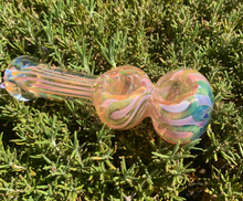 Load image into Gallery viewer, Gold Fumed Color Changing Double Bowl Glass Pipe
